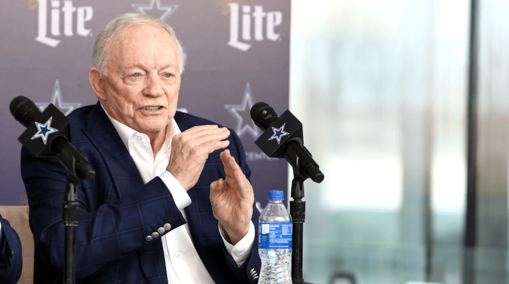 Dallas Cowboys owner Jerry Jones speaks to the media. | Tim Heitman-Imagn Images